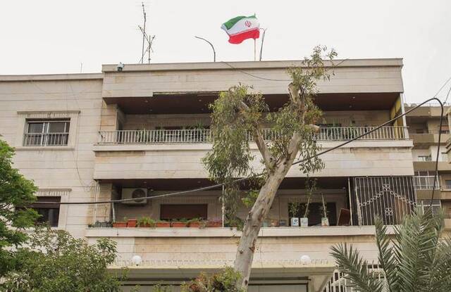 4月8日，叙利亚外长梅克达德和伊朗外长阿卜杜拉希扬共同出席了伊朗驻叙利亚大使馆领事处重新开放仪式。（澎湃影像）