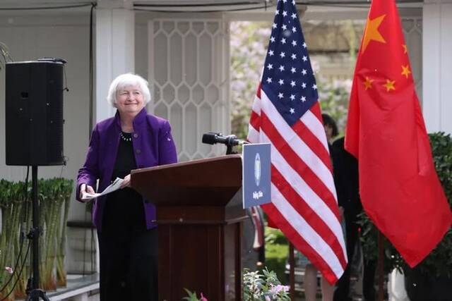 4月8日，耶伦在美国驻华大使官邸举办新闻发布会。 图/中新