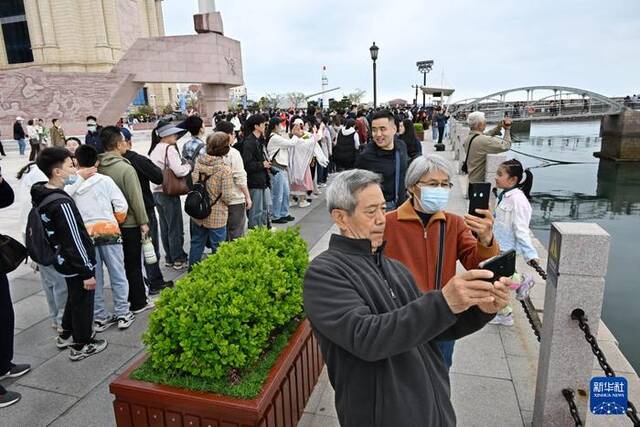 新华全媒+丨海军节带热“海博游”