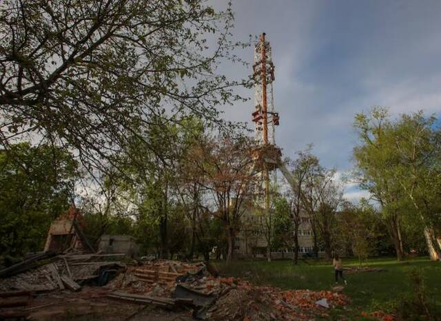外媒：泽连斯基证实乌一座电视塔遭俄军袭击，并称已向拜登通报此事