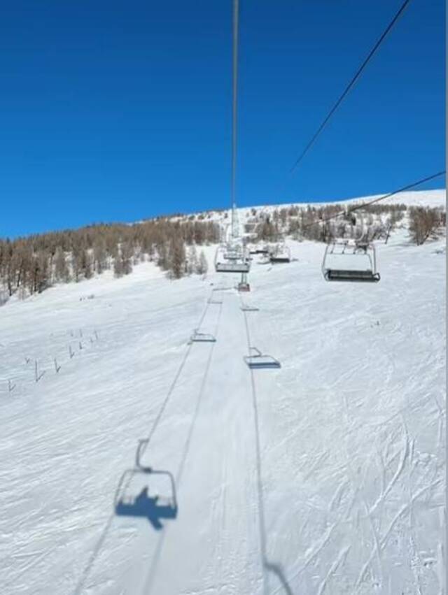 国内知名滑雪场游客滑入暗坑被埋身亡？知情人：事发地在野雪场，是网红打卡点