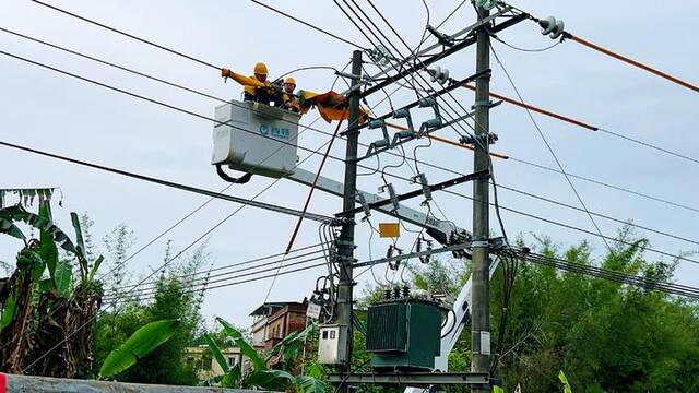 粤桂黔受暴雨影响用户超九成恢复供电