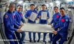 中国航天员乘组完成在轨交接 神舟十七号航天员乘组将于4月30日返回地球