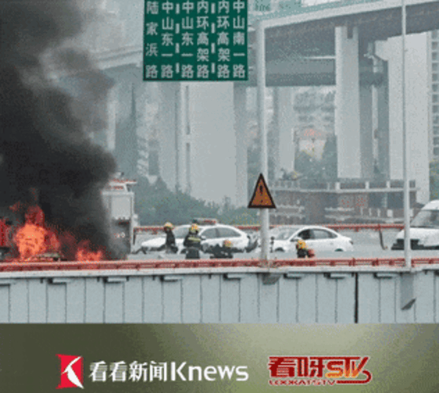 上海一新能源车起火烧成空壳，现场浓烟滚滚！为何新能源汽车起火后难扑救？