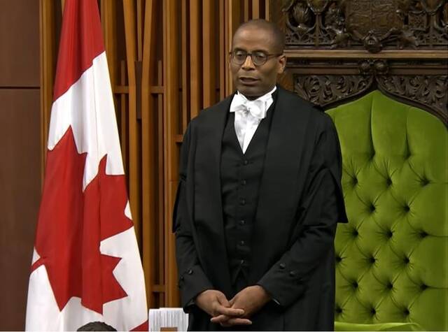 加拿大反对党党魁当众批特鲁多是“疯子总理”，遭众议长逐出会议厅