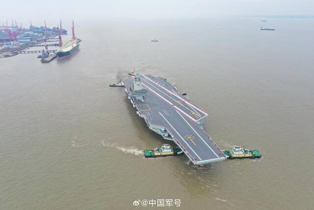高清大图丨海军福建舰出海开展首次航行试验