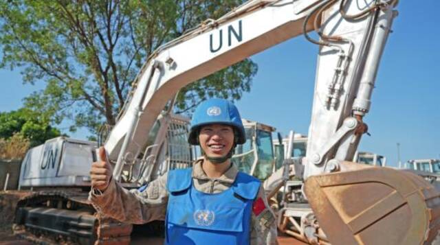 国际劳动节，维和军人在战位