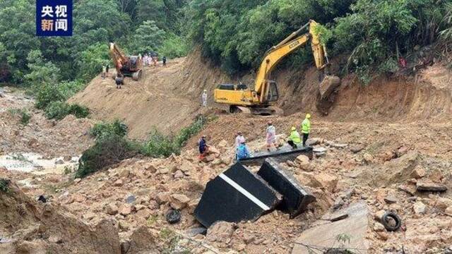 广东梅大高速路面塌陷事故已致36人死亡