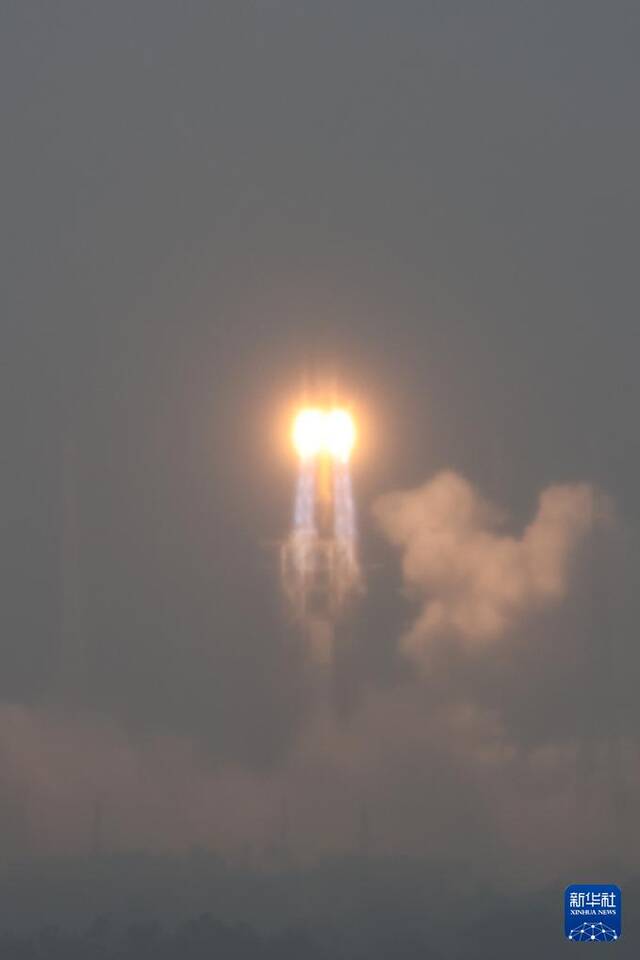 新华全媒+丨嫦娥六号探测器发射