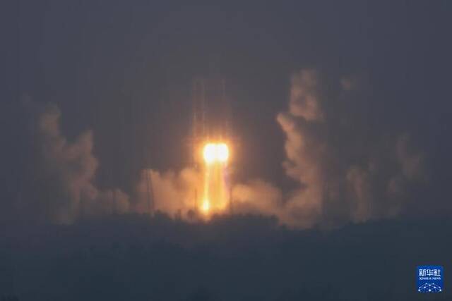 新华全媒+丨嫦娥六号探测器发射