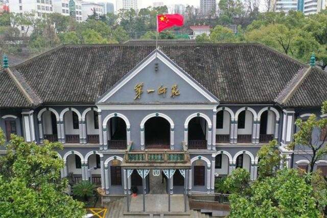 这是2024年3月18日无人机拍摄的湖南第一师范学院（城南书院校区）。新华社记者薛宇舸摄
