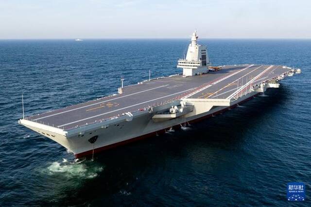 新华全媒+丨中国海军福建舰顺利完成首次航行试验