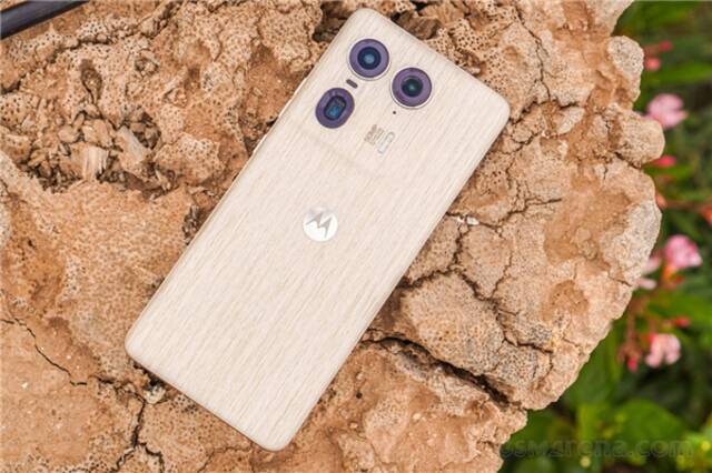 moto X50 Ultra官宣：moto首款AI旗舰