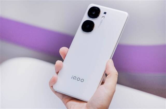 iQOO Neo9S Pro真机现身：安卓阵营性能最强的双芯旗舰