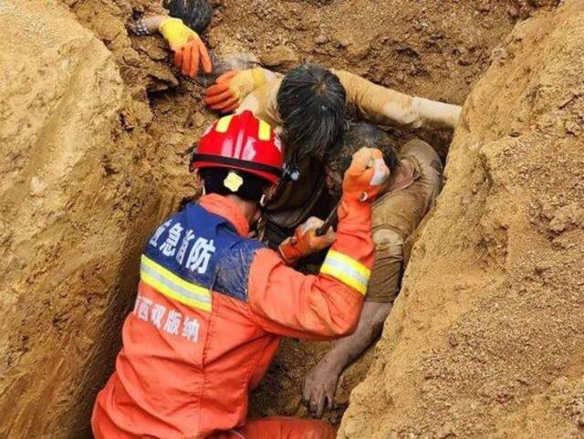 云南西双版纳一茶厂发生土方坍塌，确认3人遇难