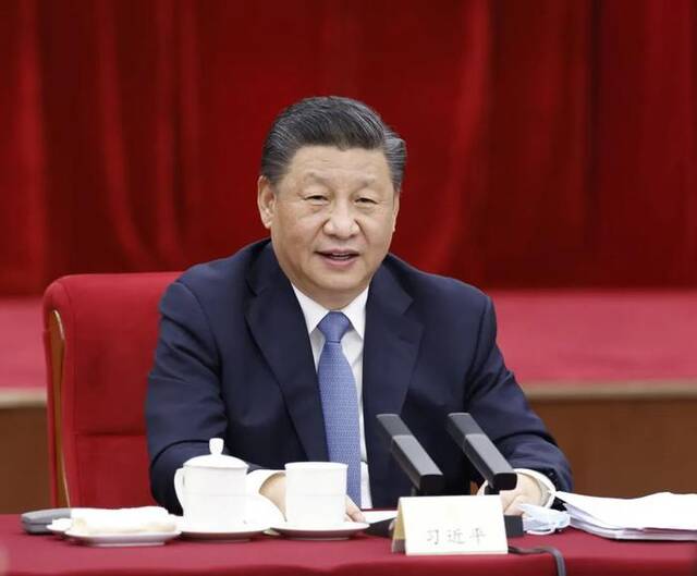 2022年3月6日，习近平总书记看望参加政协会议的农业界、社会福利和社会保障界委员。新华社记者鞠鹏摄