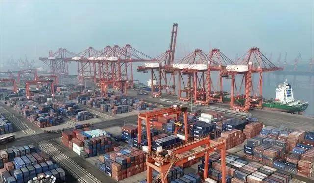 唐山港京唐港区集装箱码头，摄于2024年2月7日。来源：新华社