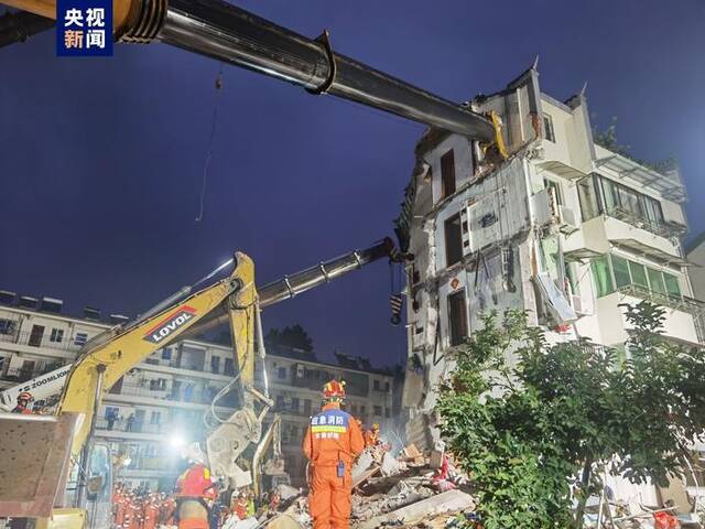 安徽铜陵市郊区大通镇居民楼坍塌事故已造成4人死亡