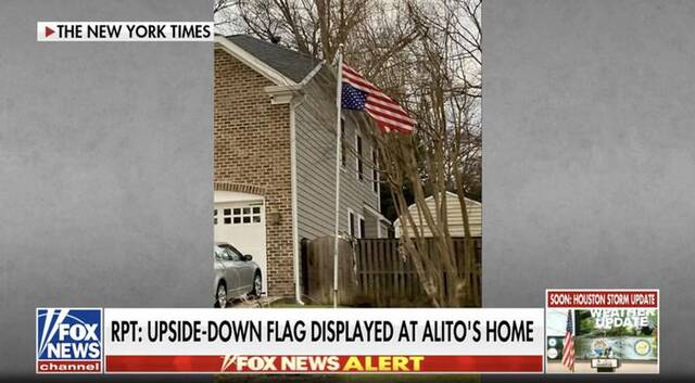 阿利托家中出现一面倒挂的美国国旗外媒报道截图。图源：美国福克斯新闻网