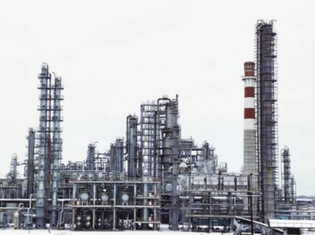 中大石油80万吨/年炼油项目厂区。