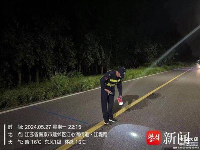 南京多名骑行者车胎被图钉扎破，市民：疑是路人对骑行者的报复行为