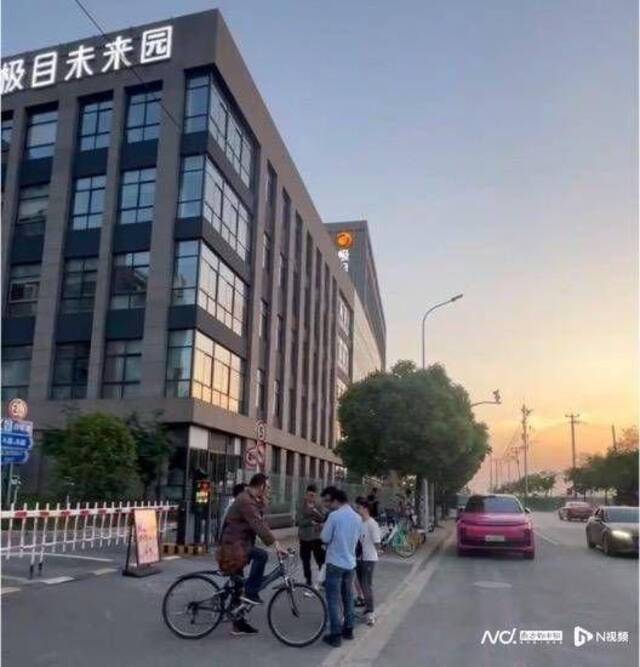 老板烧光62亿跑路？上海知名科技公司被曝欠薪，招牌已拆除