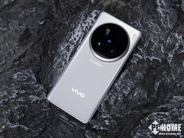 vivo X100 Ultra开售 演唱会长焦神器6499元起