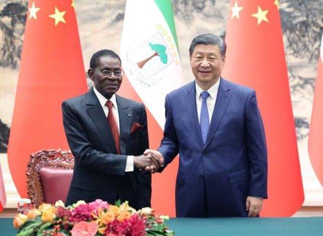 5月28日下午，国家主席习近平在北京人民大会堂同来华进行国事访问的赤道几内亚总统奥比昂举行会谈。