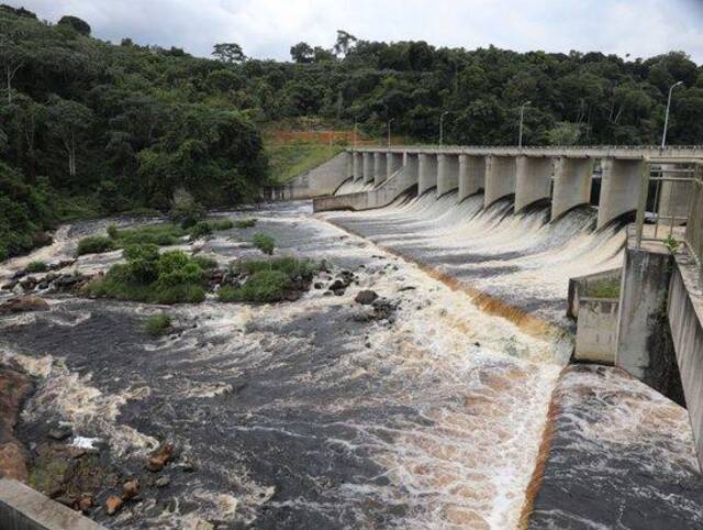 2023年6月拍摄的赤道几内亚吉布洛水电站大坝。