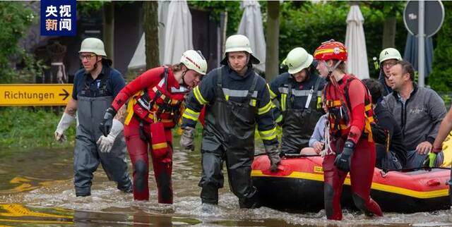 德国南部持续降雨引发洪水灾害 多个地区进入紧急状态