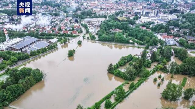 德国南部持续降雨引发洪水灾害 多个地区进入紧急状态