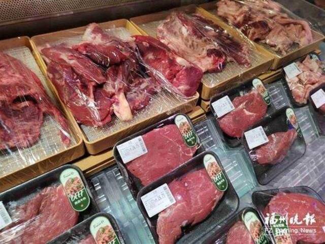 福州商超中，牛肉价格出现多年未见的低位（图源：福州晚报）
