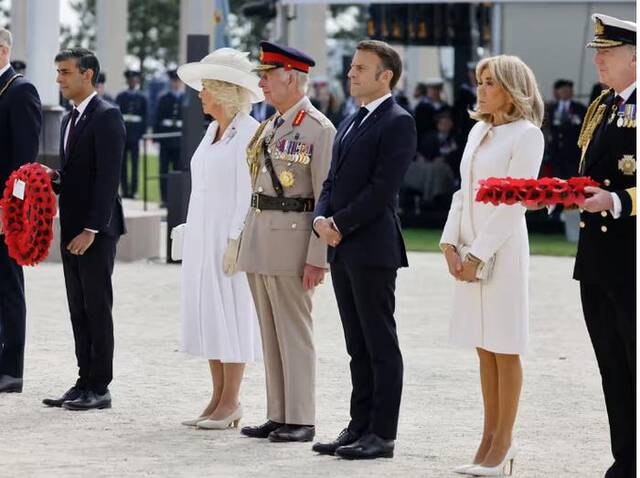 外媒：法国诺曼底登陆纪念活动开始，马克龙、苏纳克等人献花圈，拜登去了美军公墓