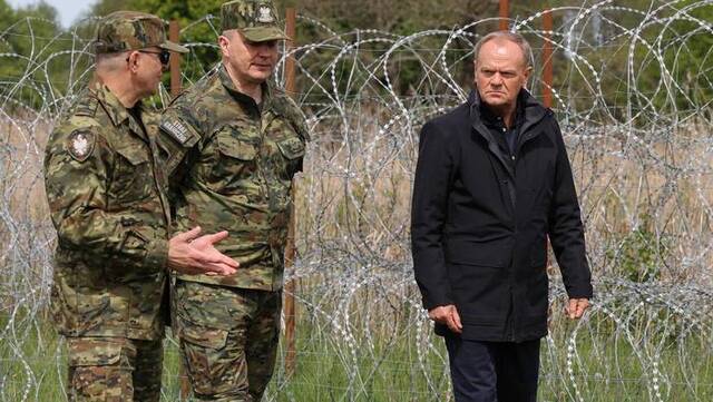 波兰政府通过关于在波白边境建立缓冲区的决议