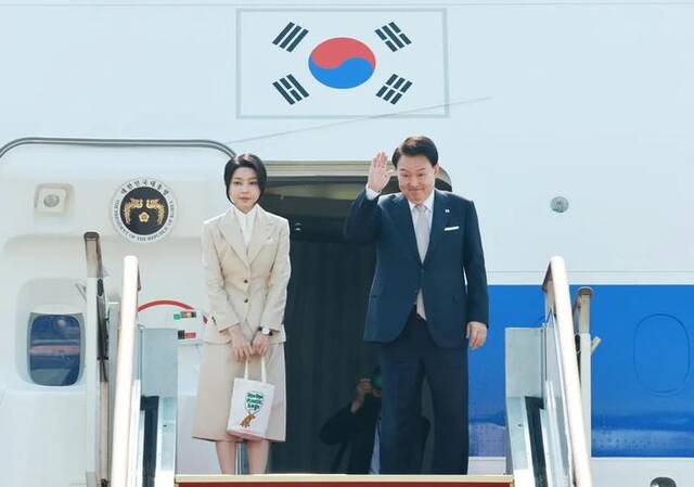 ▲韩国总统尹锡悦与夫人金建希6月10日开启对中亚三国的国事访问。图/ICphoto