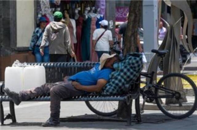 墨西哥全国高温天气持续 已造成至少125人死亡