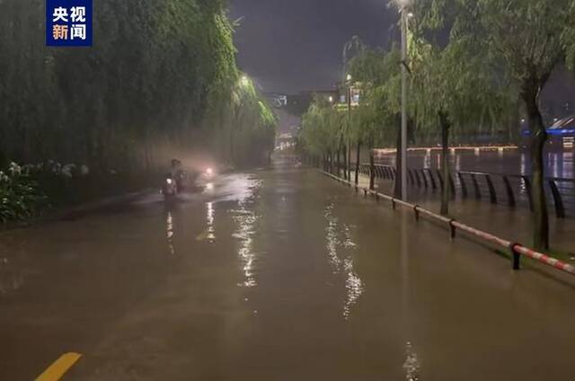 79.2米！广西柳江河水位上涨 柳州部分路段实施交通管制