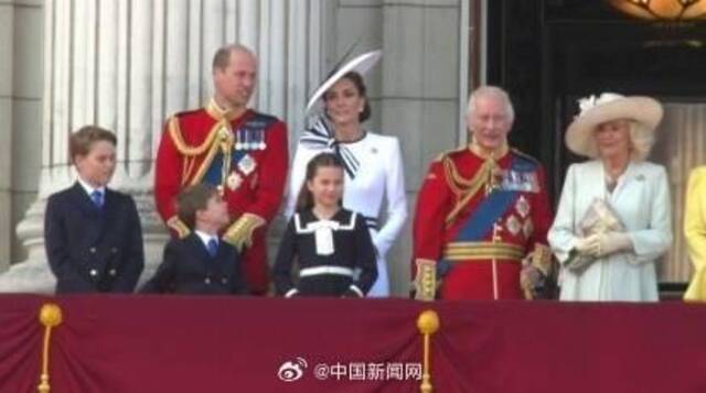 凯特王妃在白金汉宫阳台露面