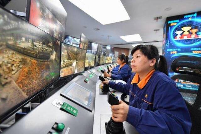 新时代中国调研行之看区域·中部篇丨“北斗+5G”：这里的生产“静悄悄”