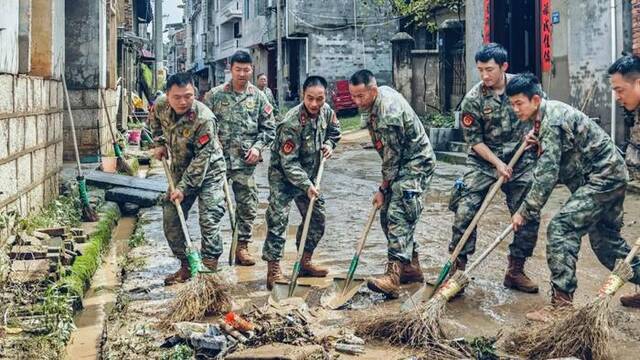 汛情就是命令！他们紧急出动