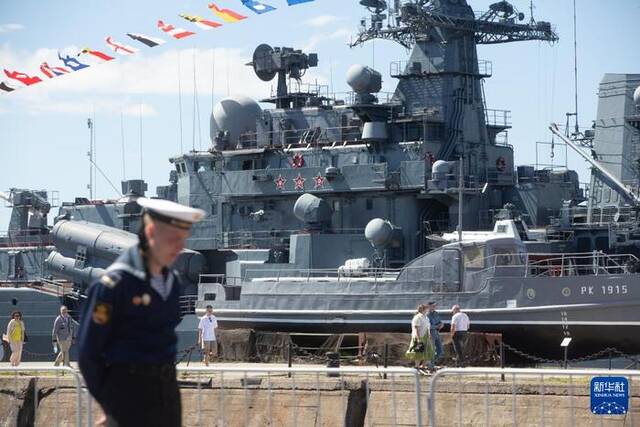 俄罗斯举办第十二届国际海事防务展