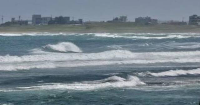 韩国海警：济州附近海上一载有12人渔船沉没