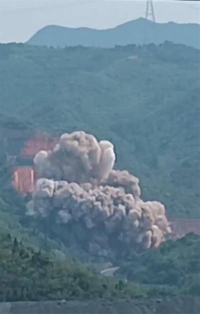 河南巩义一火箭坠落爆炸，当地暂未接到人员伤亡报告，村民：发射前已提前疏散
