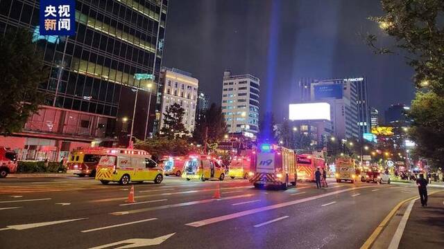 韩国首尔发生一起交通事故 已致6死8伤