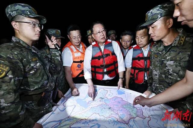 洞庭湖决堤，湖南省委书记连夜调度抗洪抢险