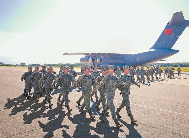 我方参训人员抵达白俄罗斯某空军基地。王宏阳摄