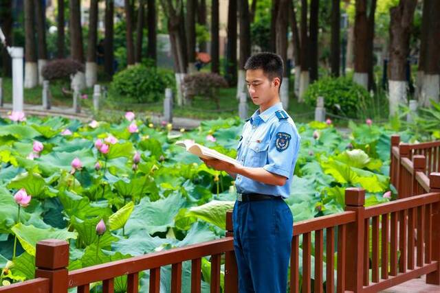 探索夏日的军校：享受一场不一样的“旅行”