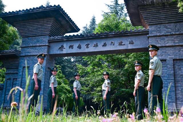 探索夏日的军校：享受一场不一样的“旅行”