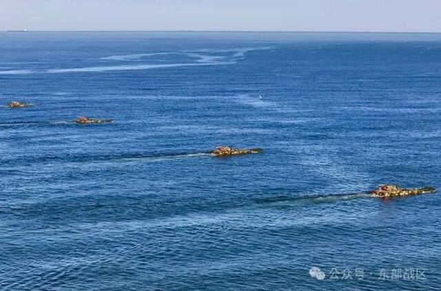 火力全开！海军“两栖劲旅”实弹射击太燃了