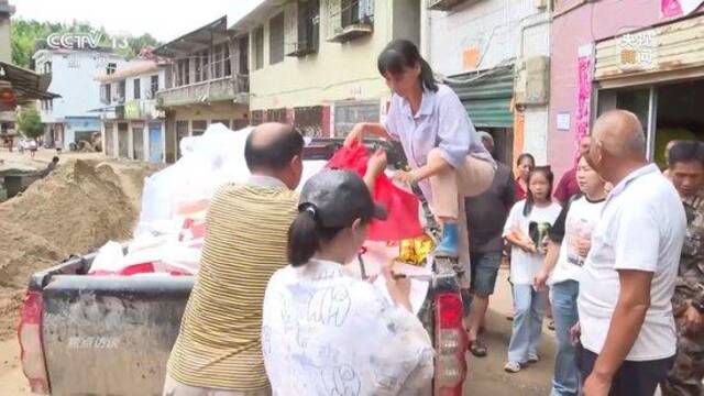 焦点访谈丨各方力量闻“汛”而动！特大暴雨中“孤岛”不孤